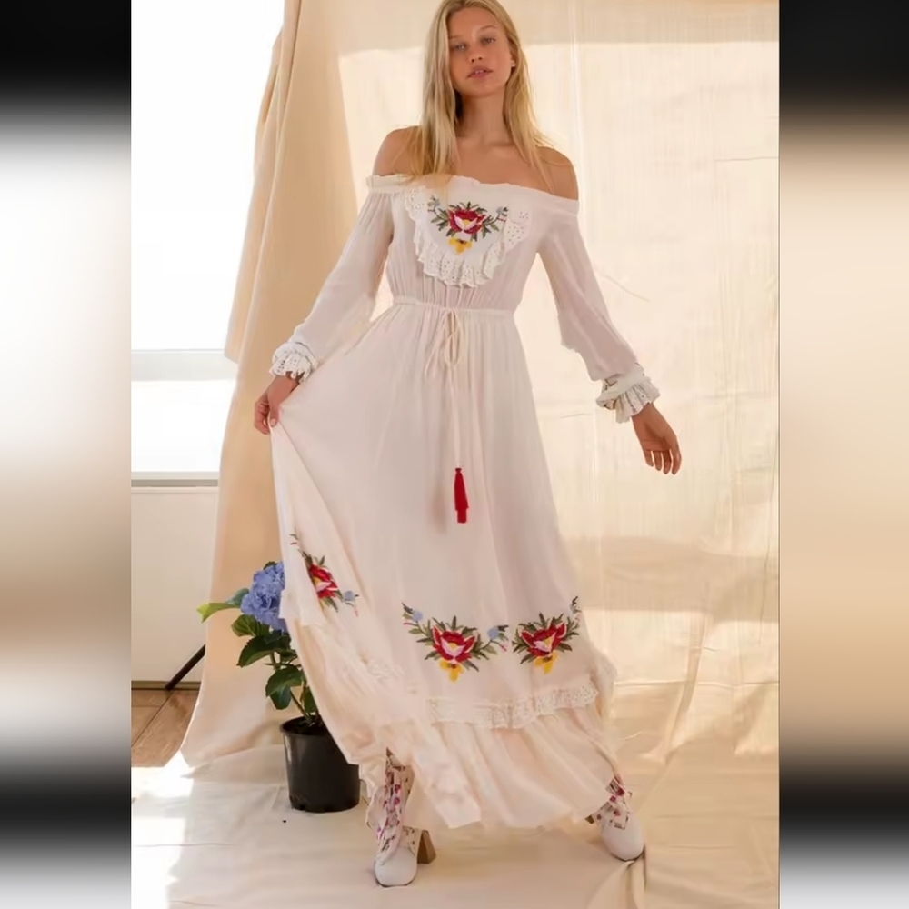 Bohemian Off-Shoulder Embroidered Cream Dress - Picture 14 of 15